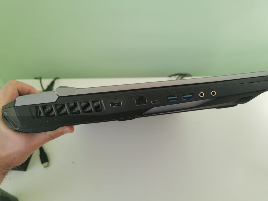 MSI GT76 Titan 10SGS i9 10900К/RTX 2080 SUPER/RAM 128GB/ Eurocom 780 W