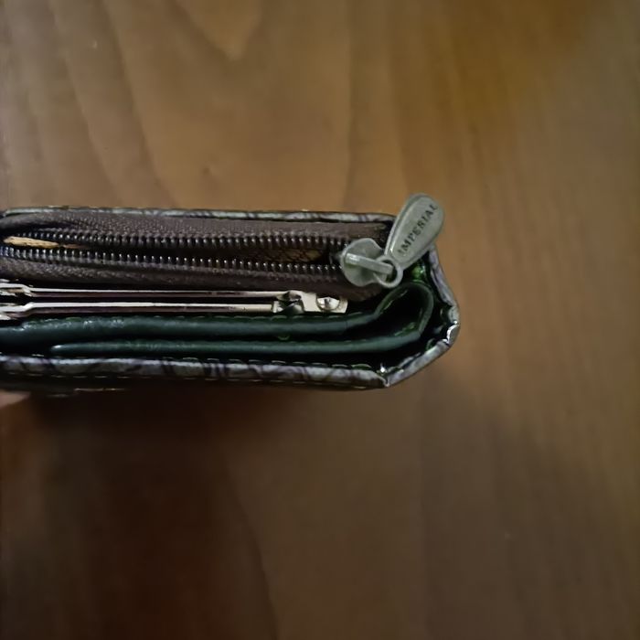 Carteira pequena com 3 aberturas