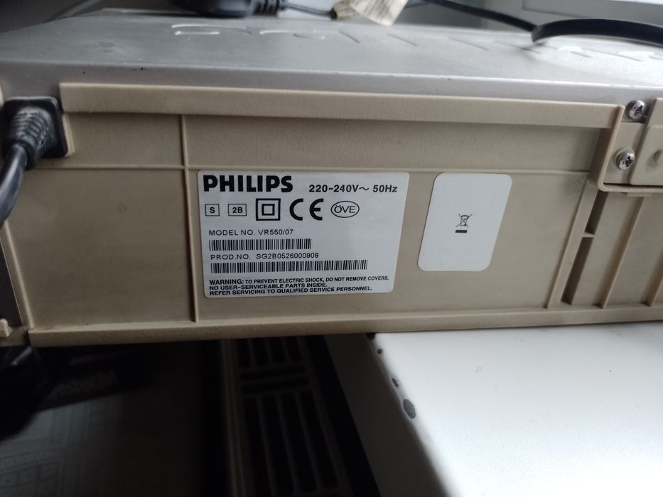 Odtwarzacz vhs Philips VR 550 wtyczka angielska brak pilota