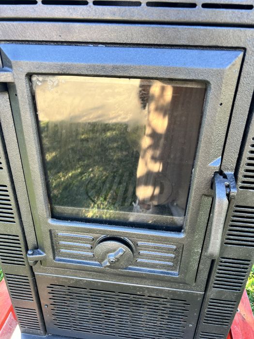 Salamandra a lenha em ferro fundido com ventilação (bom estado)