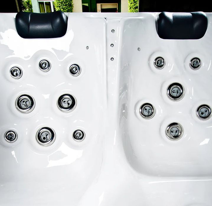 SPA/ Jacuzzi Hidromassagem ( 3 Lugares )