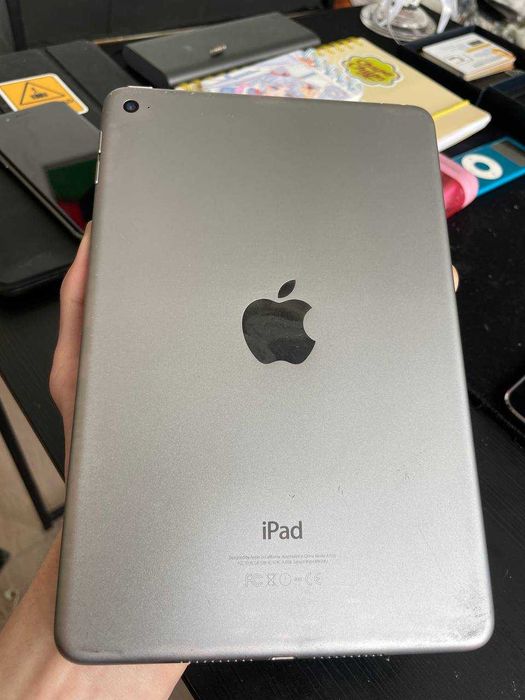 iPad mini 4 працює