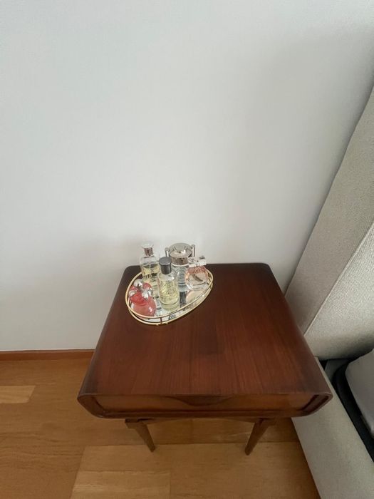 Mesinhas de cabeceira escandinavas mid-century