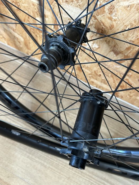 Rodas Carbono Bontrager Kovee Pro 30 TLR