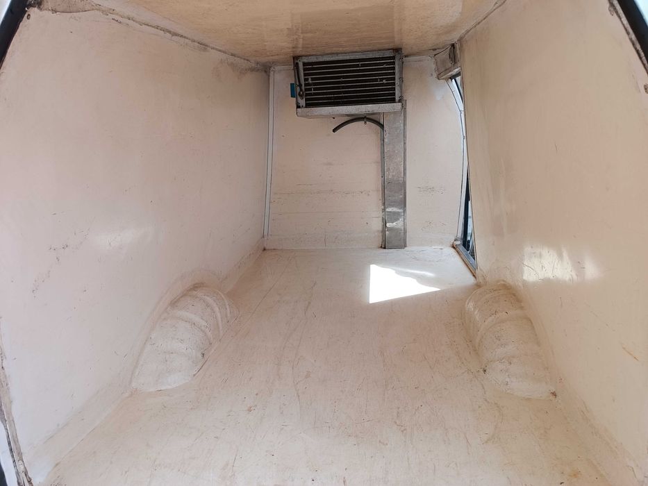 Mitsubishi L400 com motor de frio 1 dono