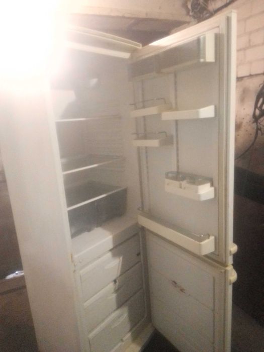 Продам Холодильник  АТЛАНТ