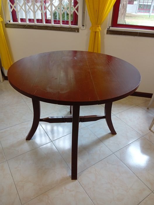 Vendo Mesa e 4 Cadeiras
