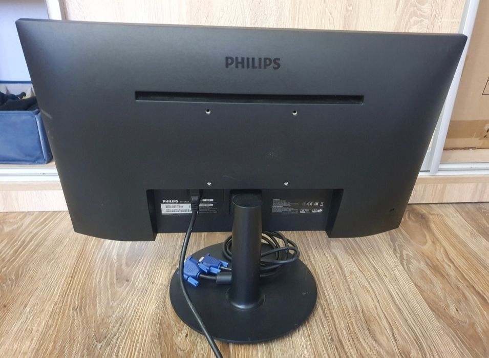 VA Монітор 22" Philips 220V8/221V8 4ms (HDMI + VGA) Full HD 1920х1080 безрамковий