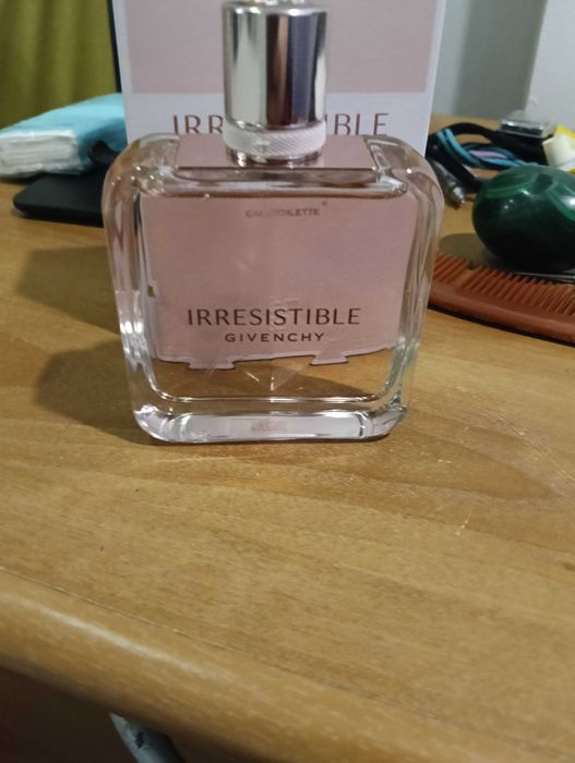 Perfume Givenchy very irresistible Edt