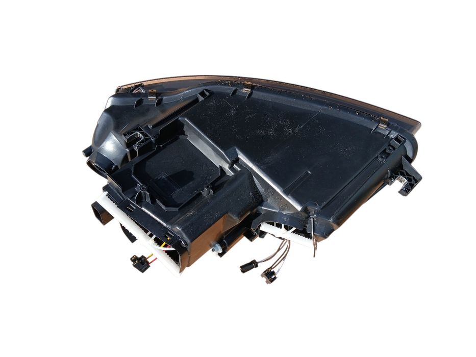 Lampa przód prawa Audi A3 8P NOWA TYC EUROPA