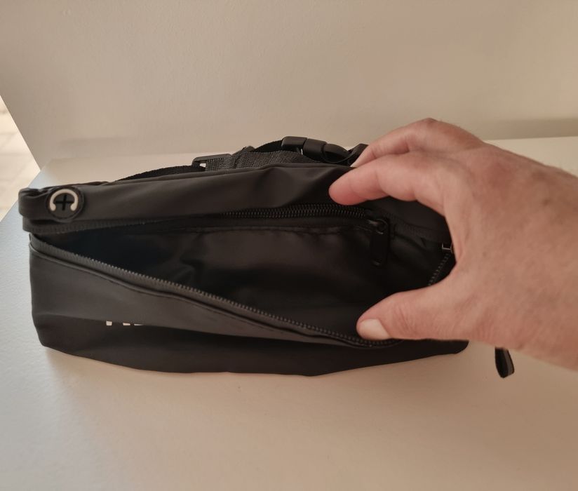 Bolsa de cintura prática e versátil