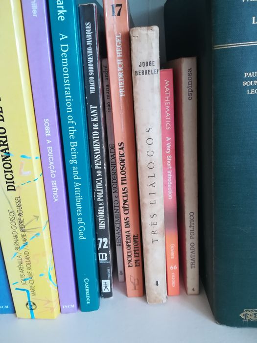 Livros de filosofia, estética, matemática, etc