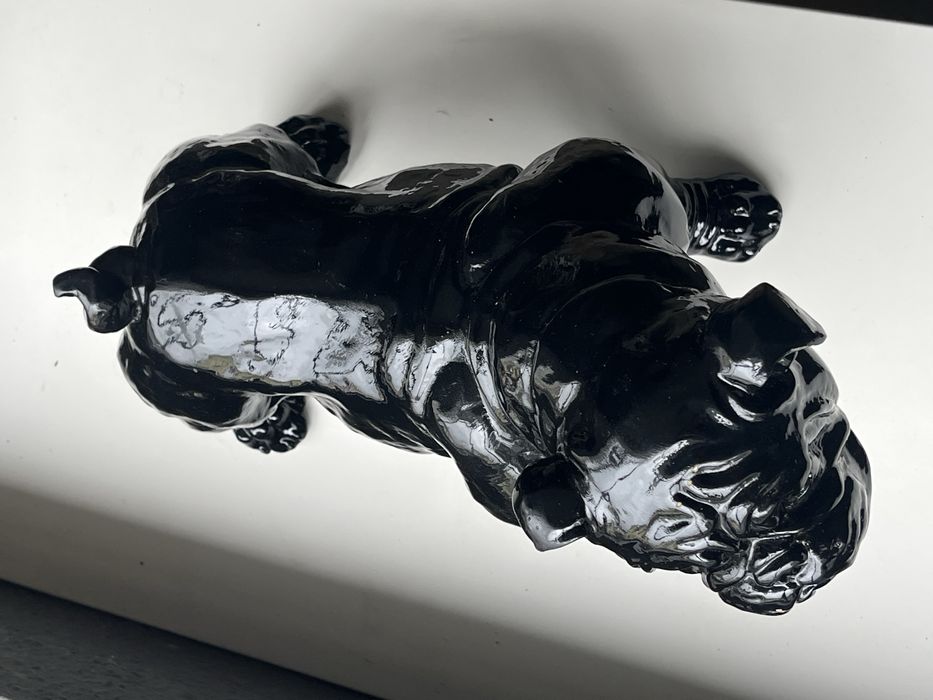 Estátua de porcelana Bulldog inglês preto
