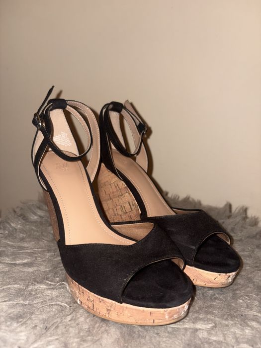 Buty sandałki na koturnie