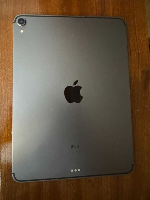 Apple iPad Pro 11 512GB WiFi + Rede móvel (1a geracao, 2018)