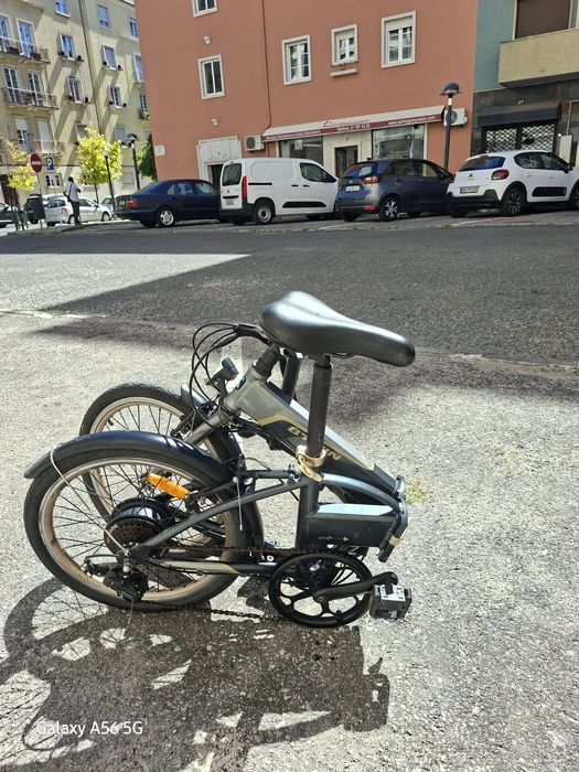 Bicicleta eléctrica dobrável