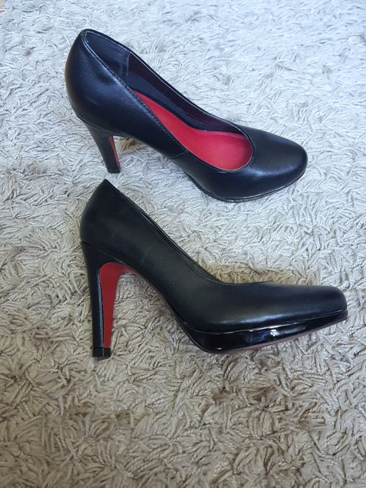 Czarne klasyczne czółenka 36