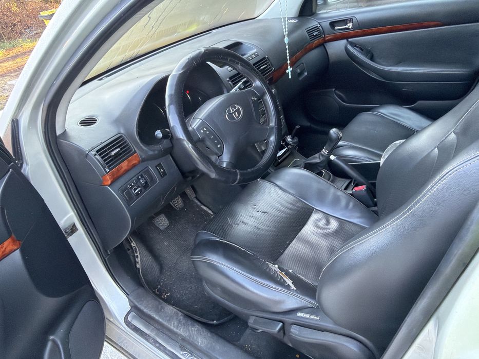 Toyota avansis vendo