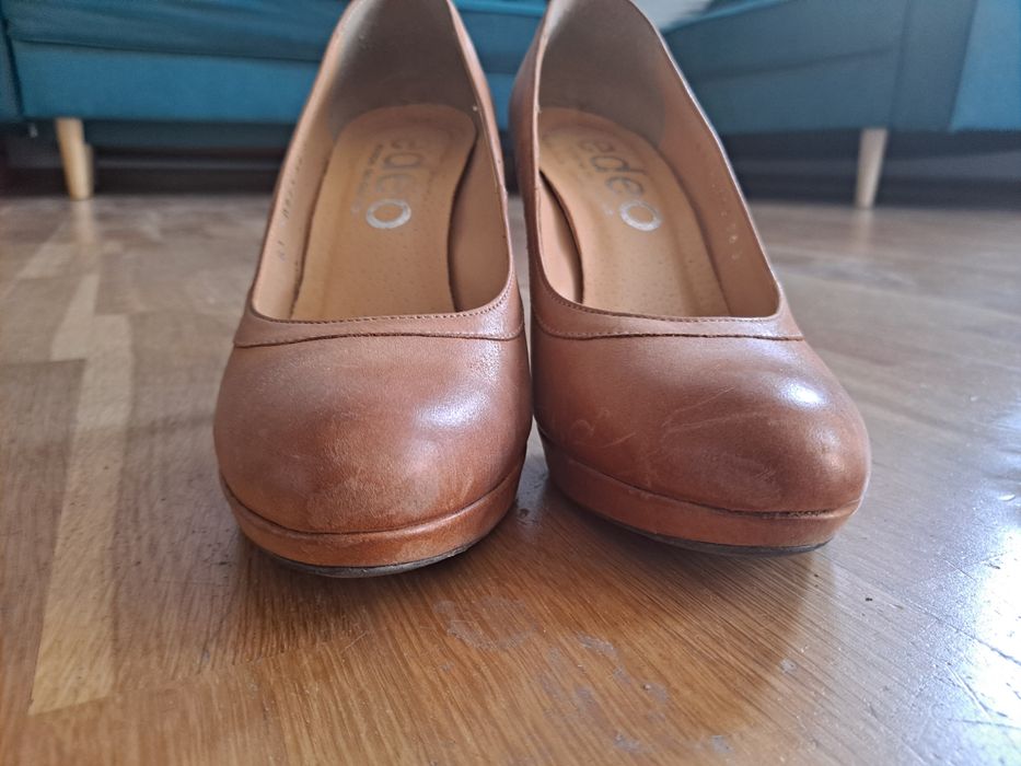 Półbuty skórzane na szpilce