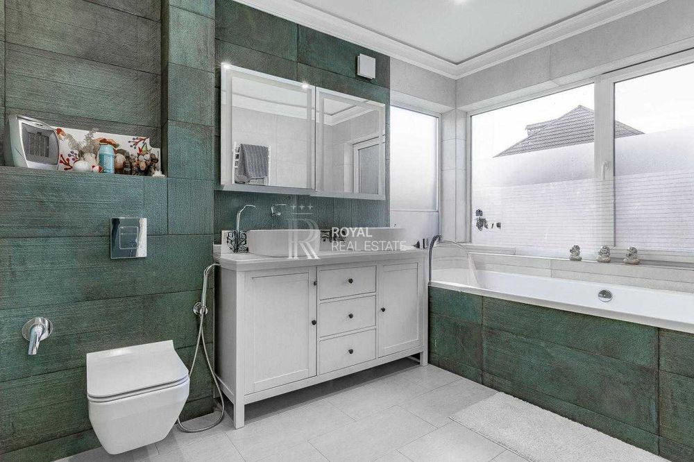 Продаж Будинок Гатне вул. Янчука 144 м² 4 кімнати 3 спальні Тераса Меблі Техніка Готовий до проживання Метро Теремки