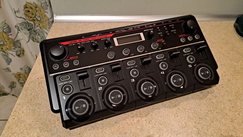 Boss RC-505 looper