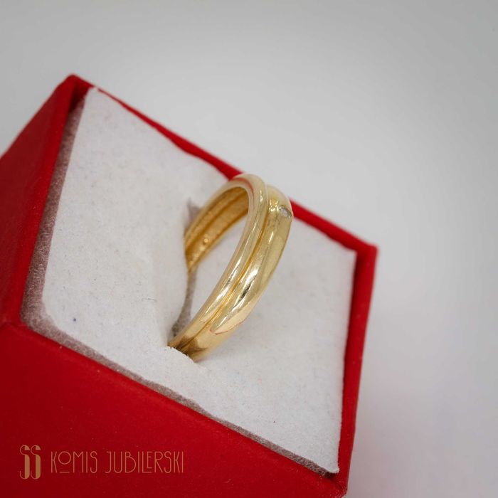 Złoty pierścionek z cyrkonią(obrączka)