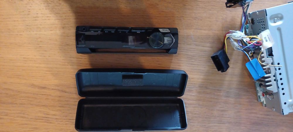 Auto Rádio Pioneer DEH-S12UB, como novo