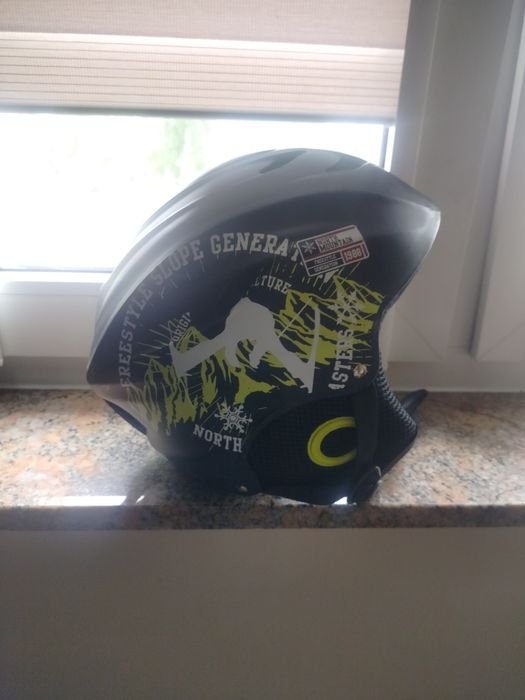 Kask narciarski dziecięcy