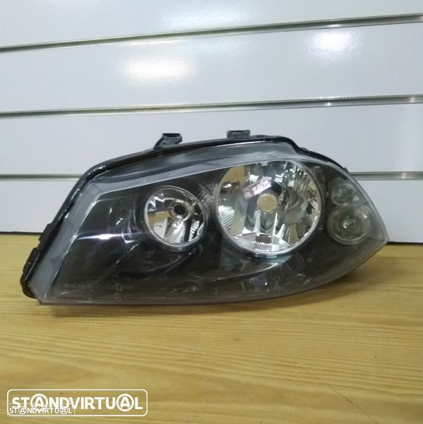 Farol Seat Ibiza modelo: 2002 até 2008 novo