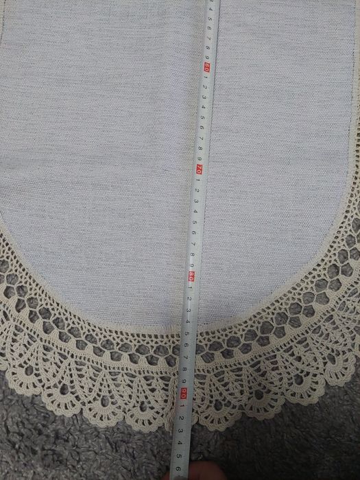 Obrus robiony na szydełku beżowy 53cm x 93 cm