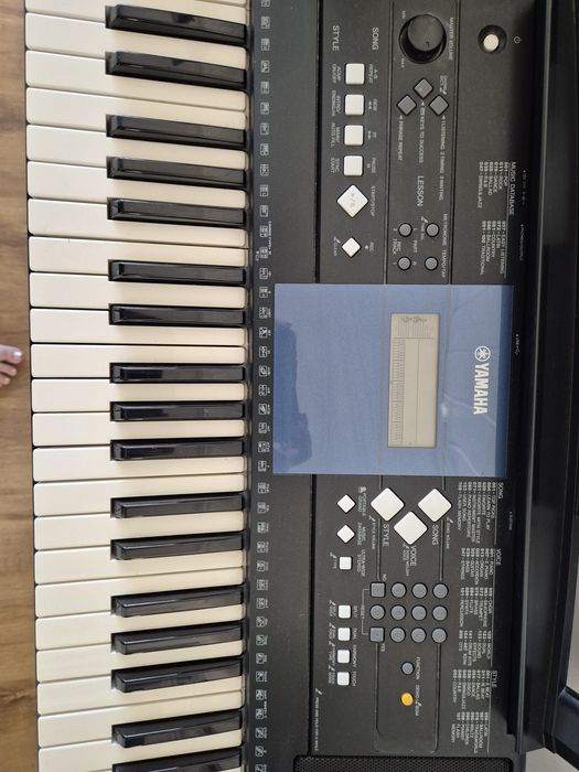 Keyboard Yamaha PSR E333