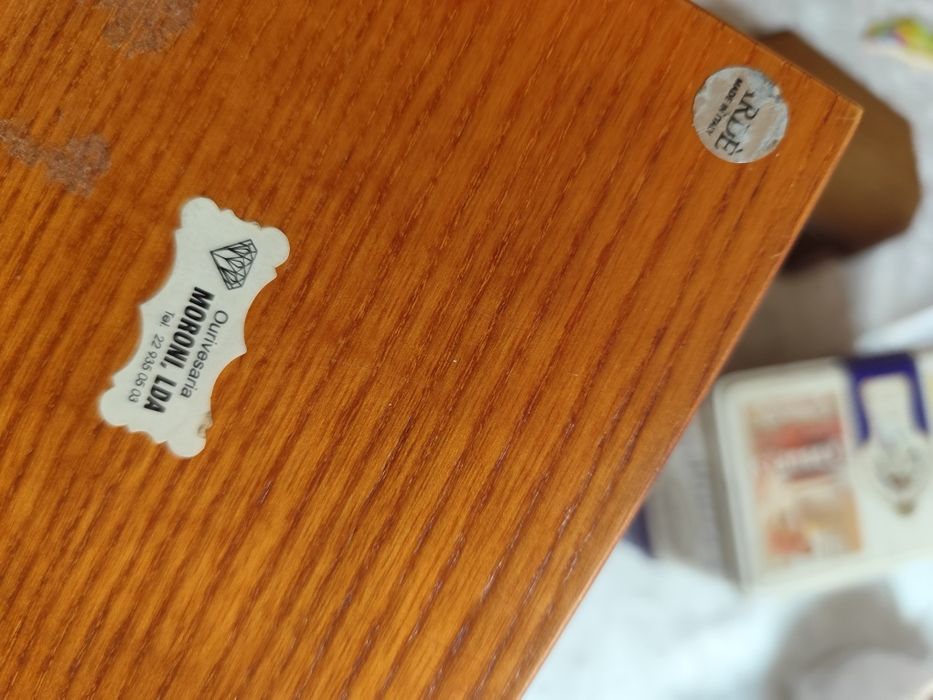 Caixas em madeira com aplique prata