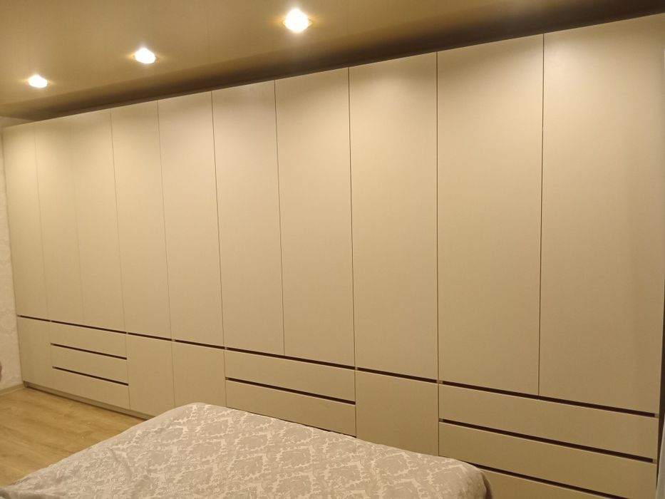 Кухни,шкафы,комоды