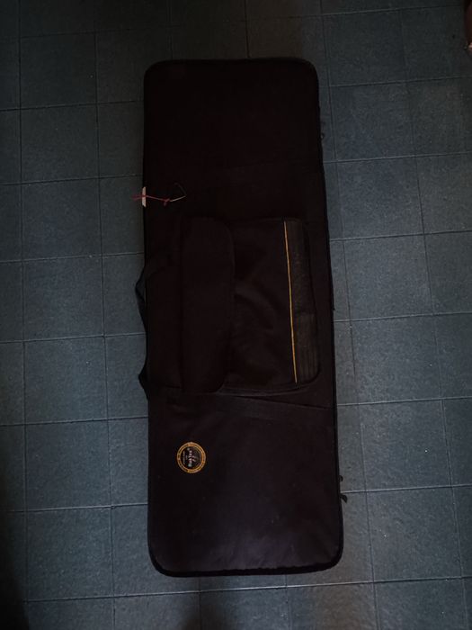 Guitarra Eletrica Fender Squier Bullet com soft case
