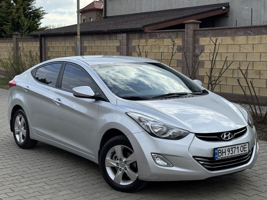 Продам машину Hyundai Elantra