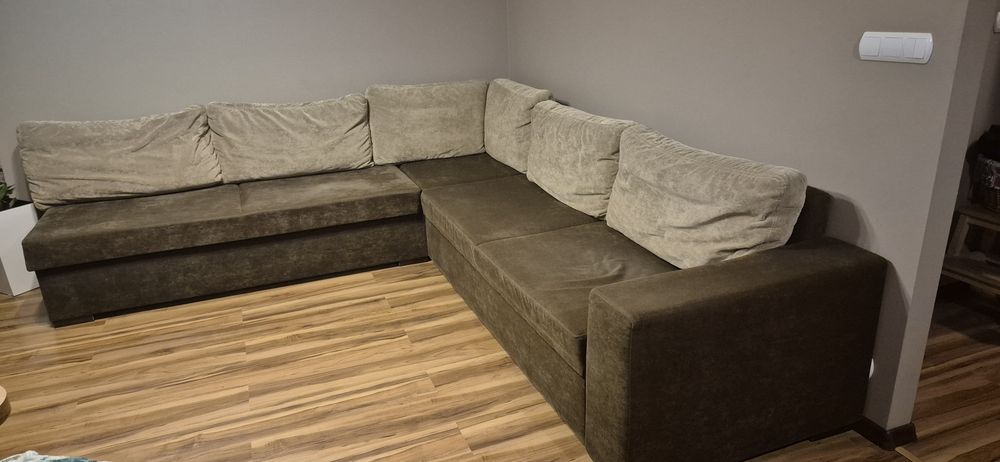 Duży narożnik z funkcją spania