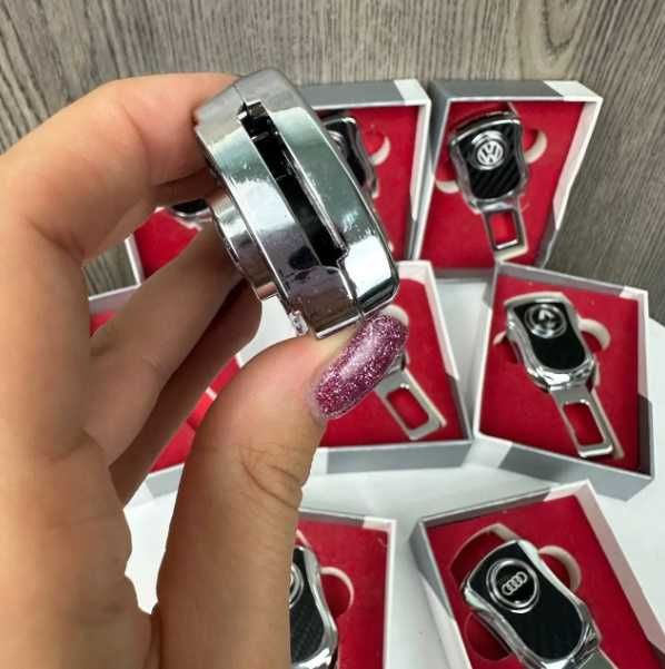 Заглушка перехідник ременя безпеки