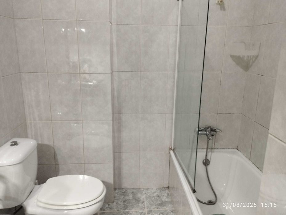 Quarto cama de casal casa de banho partilhada - Gualtar