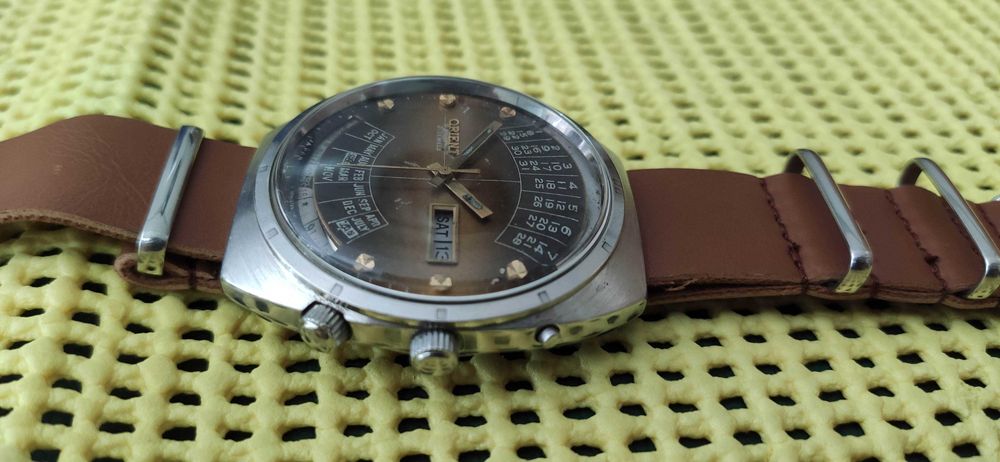 Relógio antigo ORIENT calendário perpétuo 42mm