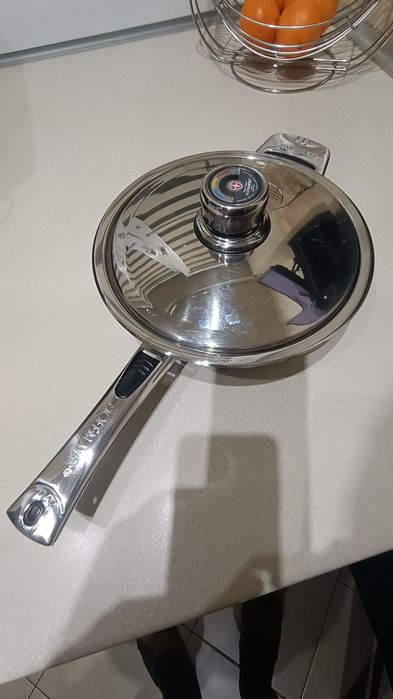 Patelnia 24cm z pokrywką HOFFMAYER