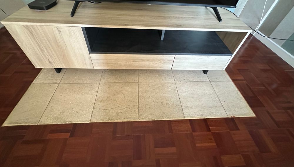Móvel para Tv  cor kromberg( creme)