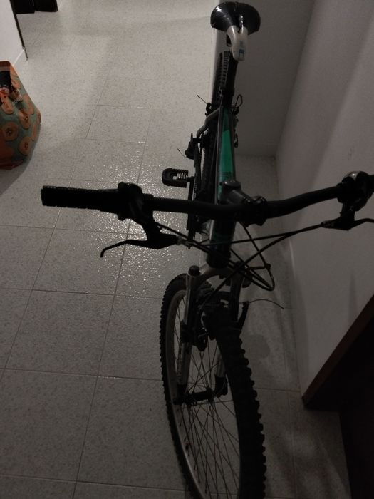 Eu estou a vender um bicicleta