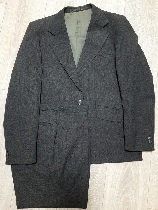 Піджаки, брюки, костюми в ідеальному стані