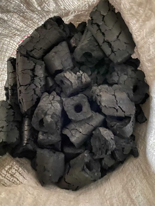 Продам  вугільний  брикет для гриля не кондиція.