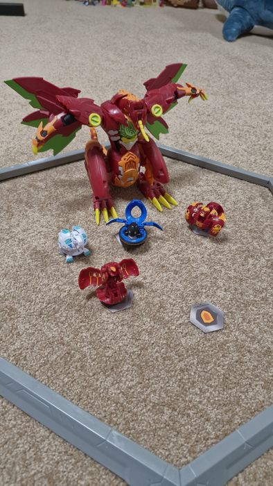 Продам Бакуганов 2шт
