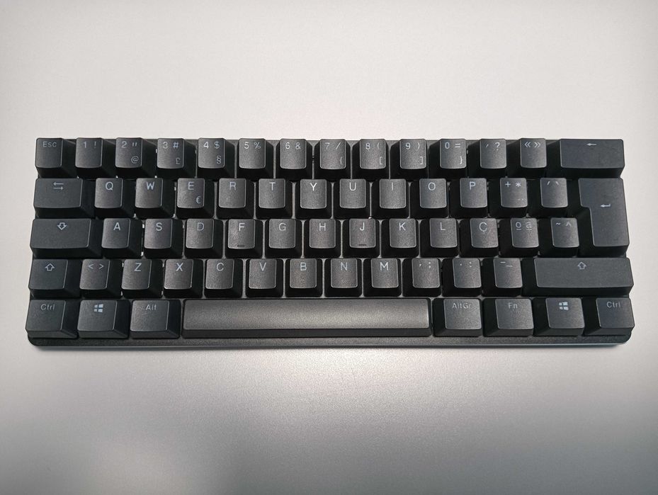 Teclado Gaming Glorious GMMK Compact 60% ISO (Gateron G Pro 3.0 Yellow | Layout PT)