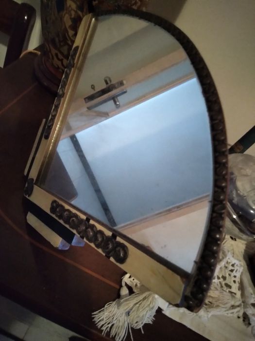 Espelho de mesa com adornos de prata