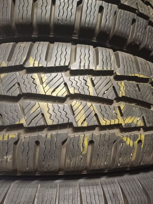 Продам зимние шини 195/65 r16 C