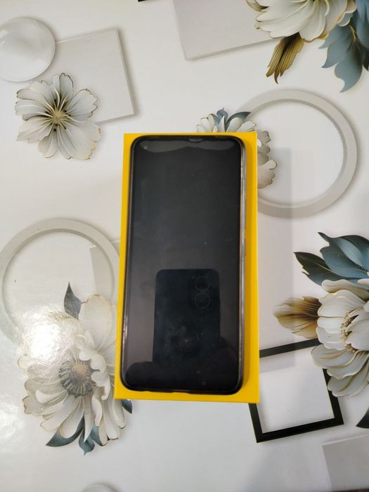 Смартфон Realme 8