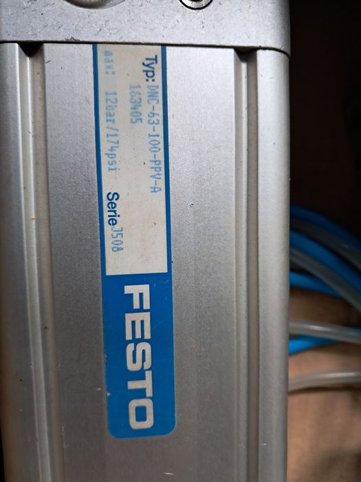 Material Pneumática com pouco ou sem uso